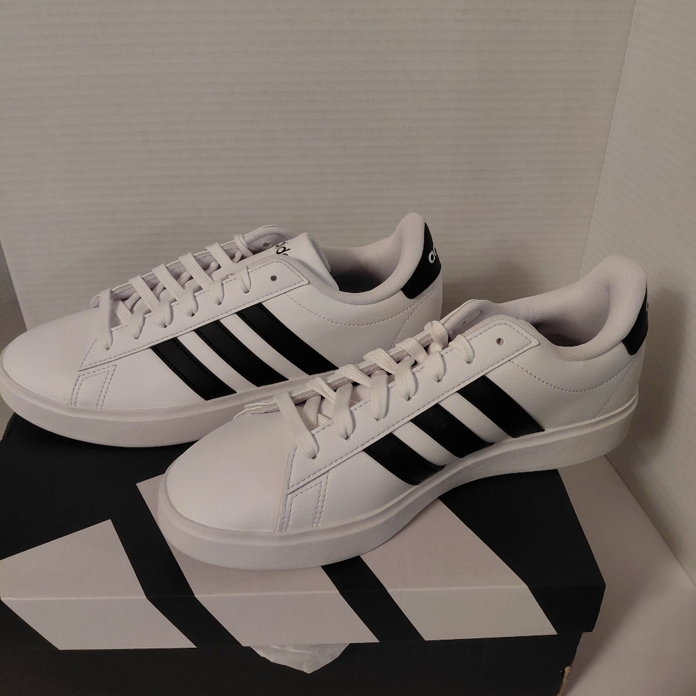 Adidas Grand Court 2.0 Cloud Foam Comfort White Black Stripe Women Size9 NewIBox